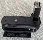 Nikon MB-D200 Battery Grip For Read. Fixed Price $30.99.